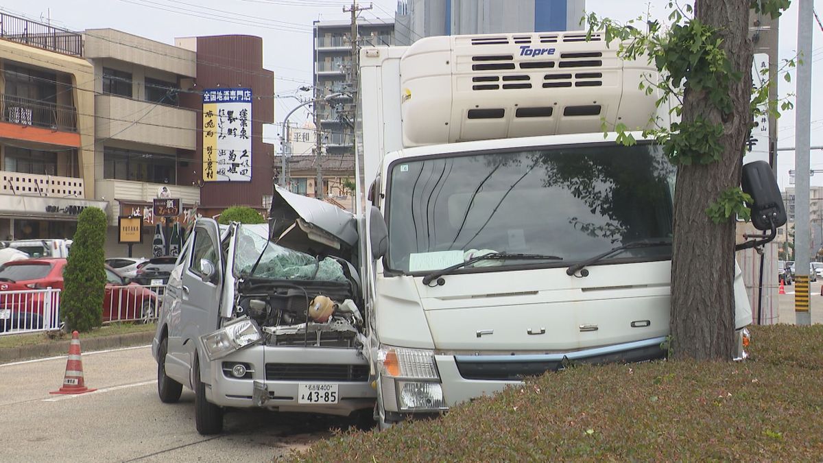 【名古屋】路駐トラックにワンボックスカーが追突　路上で作業中のトラック運転手が重体　中川区